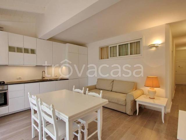 Trilocale in vendita ad Arzachena via Capo Ferro