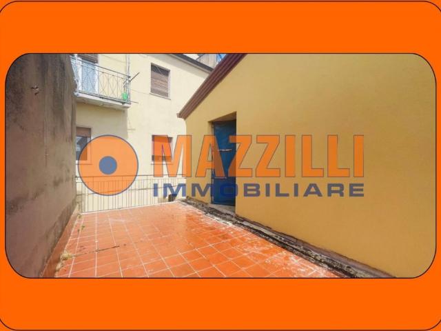 Trilocale in vendita ad Avigliano via Mercadante