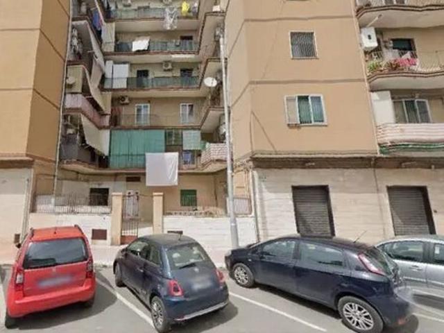 Trilocale in vendita in via calabria 45, Taranto