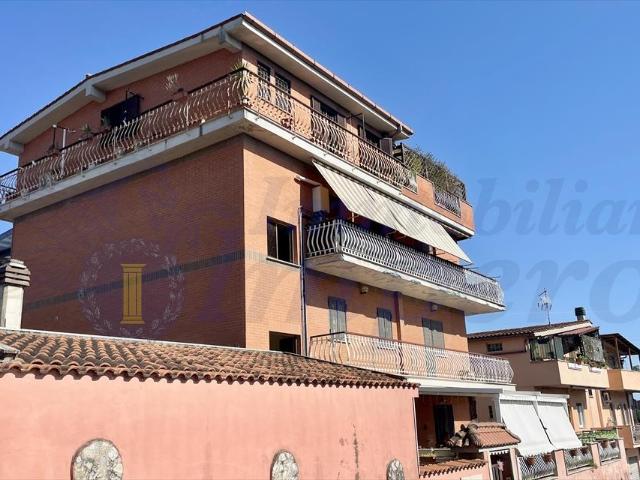 Trilocale in vendita in via gussola 20, Roma