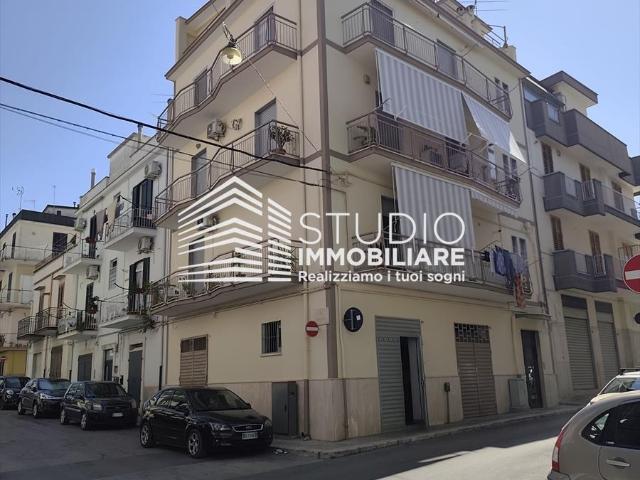 Trilocale in vendita, Ruvo di Puglia via oberdan