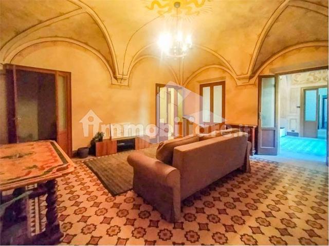 Trilocale ottimo stato, piano rialzato, Centro Storico, Reggio Emilia
