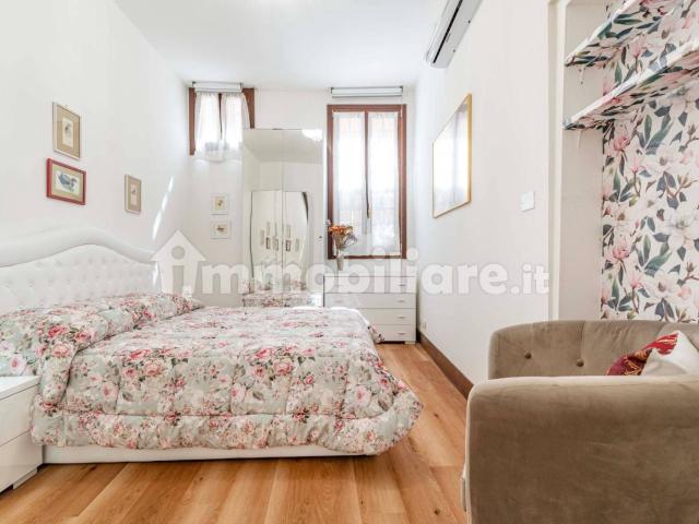 Trilocale ottimo stato, piano terra, Santa Croce, Venezia