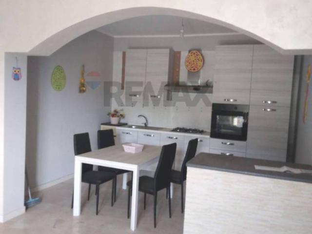 Trilocale ottimo stato, primo piano, Centro, Castelforte