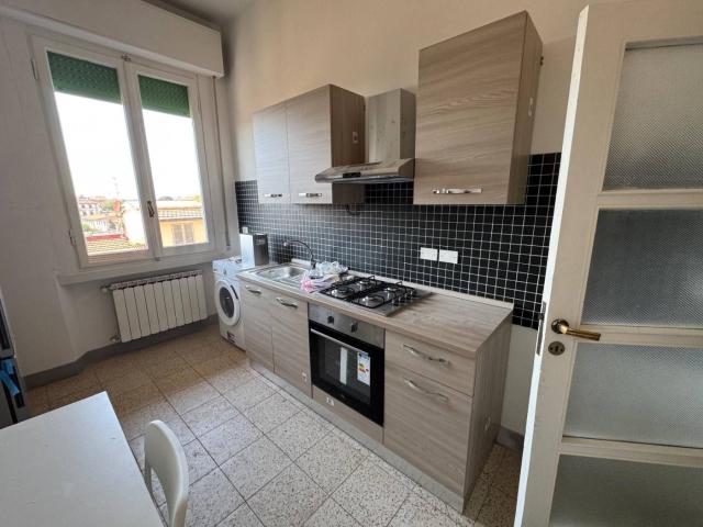 Trilocale ottimo stato, quarto piano, Alberti Bellariva, Firenze