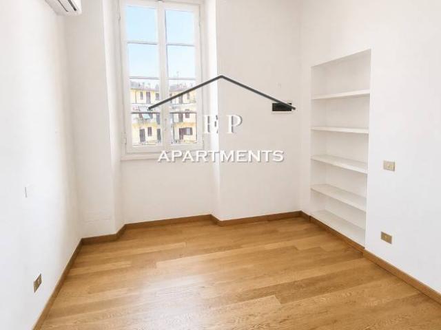 Trilocale ottimo stato, quarto piano, Porta Romana Medaglie d'Oro, Milano