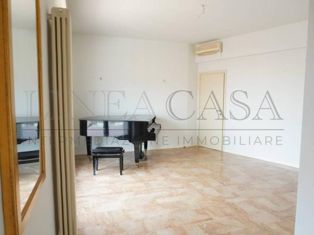 Trilocale ottimo stato, quarto piano, Stazione, Bergamo