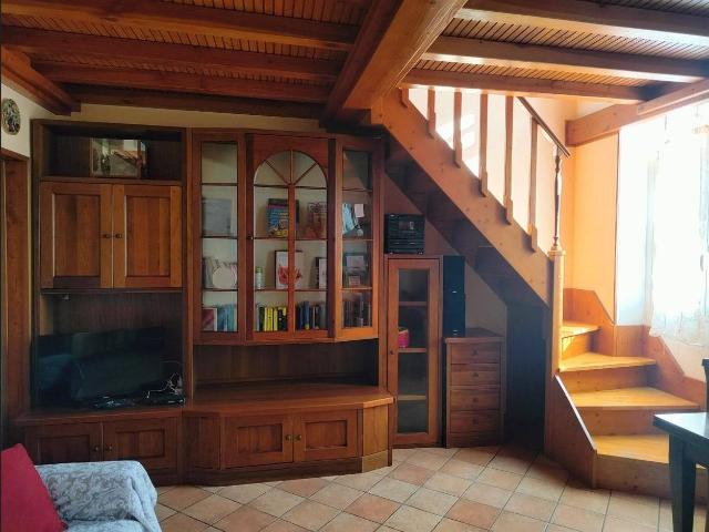 Trilocale ottimo stato, su più livelli, Centro Storico, Sanremo