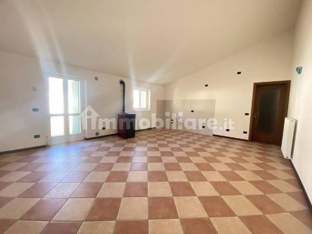 Trilocale ottimo stato, secondo piano, Centro, Sant'Anna d'Alfaedo