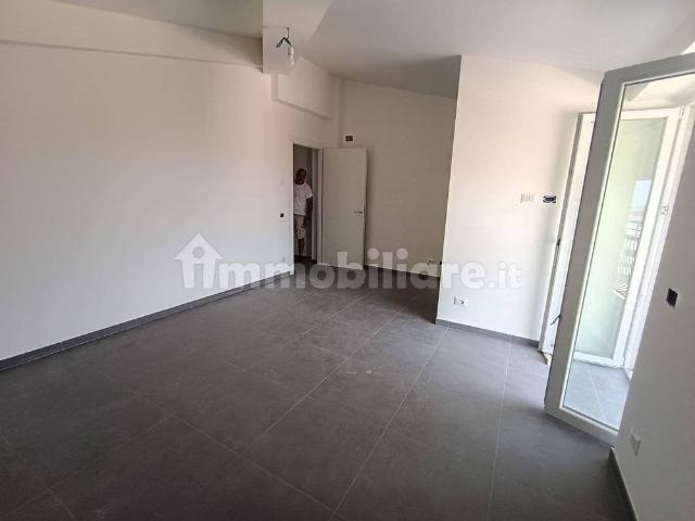 Trilocale largo Cesare Colizza, Centro, Marino