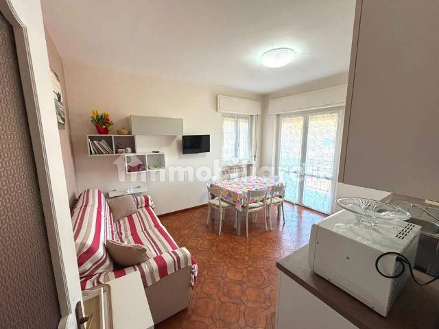 Trilocale Lungomare delle Nazioni 25, Centro, San Bartolomeo al Mare