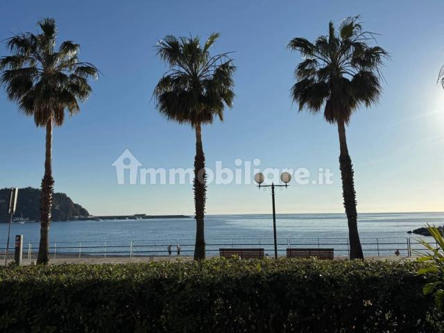 Trilocale Lungomare Descalzo 36, Centro, Sestri Levante