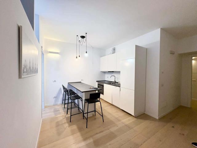 Trilocale moderno in affitto – Viale Bacchiglione, Milano zona M3 Brenta