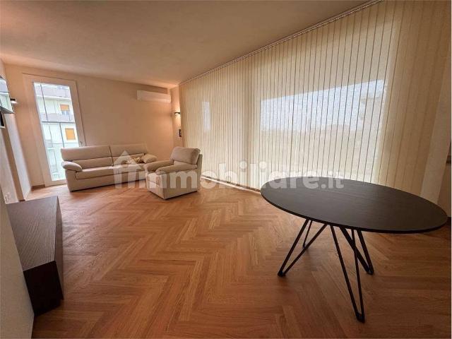 Trilocale nuovo, quarto piano, Buon Pastore Parco Amendola, Modena