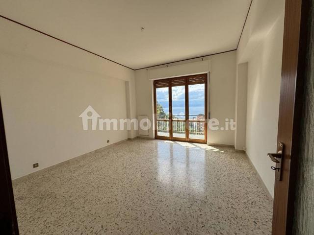 Trilocale salita Ogliastri 59, Giostra, Messina