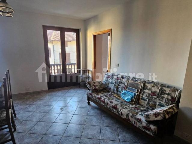 Trilocale piazza Caduti Libertà 8, Centro, Balangero