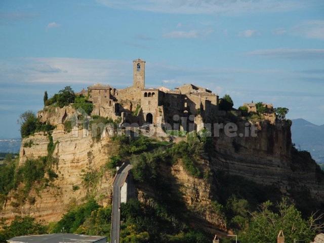 Trilocale piazza Camillo Benso di Cavour 12, Centro, Bagnoregio