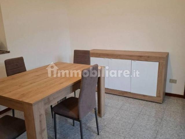 Trilocale piazza Camillo Benso di Cavour 3, Centro, Romagnano Sesia