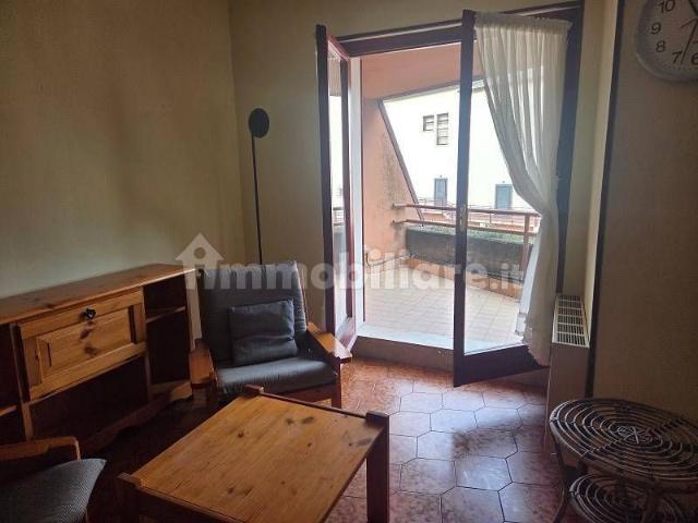 Trilocale piazza Dante Alighieri, Centro, Cerro Veronese