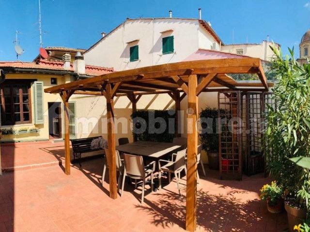 Trilocale piazza Del Cestello, San Frediano, Firenze