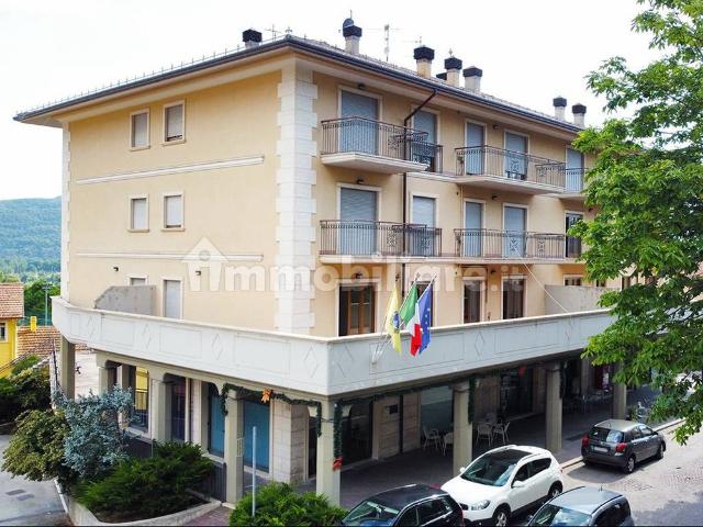 Trilocale piazza del Municipio, Centro, Pizzoli