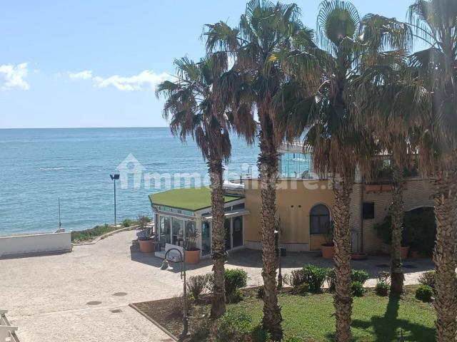 Trilocale piazza delle Vele, Centro, Porto Recanati