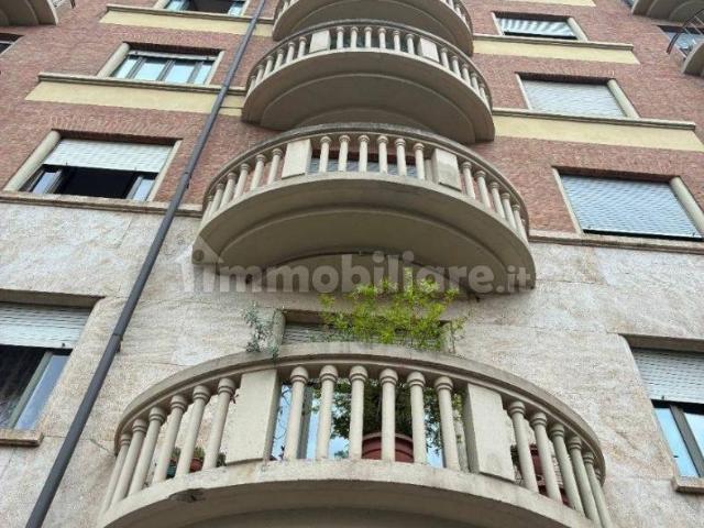 Trilocale piazza Edmondo De Amicis 127, San Salvario Dante, Torino