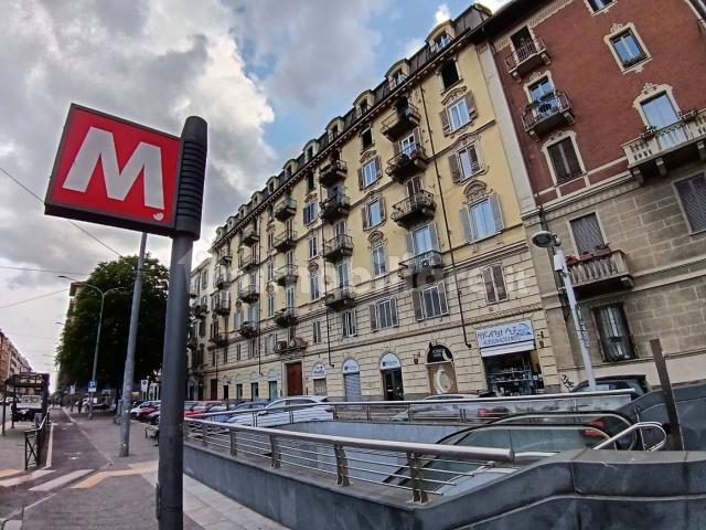 Trilocale piazza Edmondo De Amicis 76, San Salvario Dante, Torino