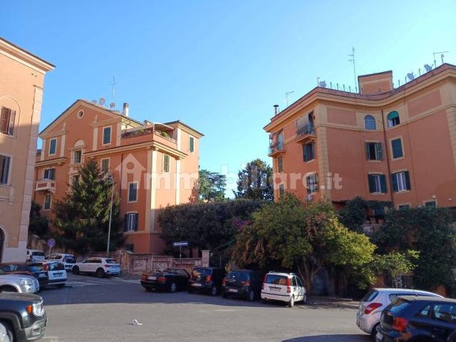 Trilocale piazza Pontida 3, Bologna, Roma