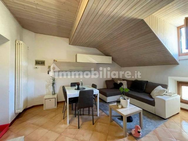 Trilocale piazzale Giovanni Bertacchi 15, Centro, Sondrio