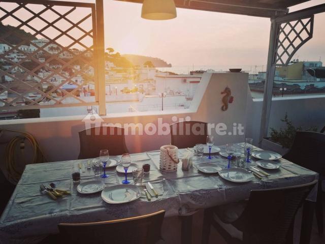 Trilocale piazzale degli Eroi 2, Centro, Ischia