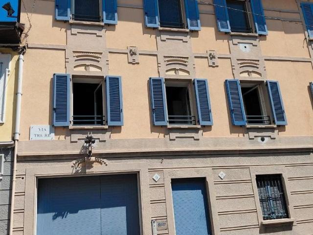 Trilocale ristrutturato e arredato in centro paese