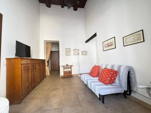 Trilocale Rua Toscana 13, Borgo Orefici, Napoli