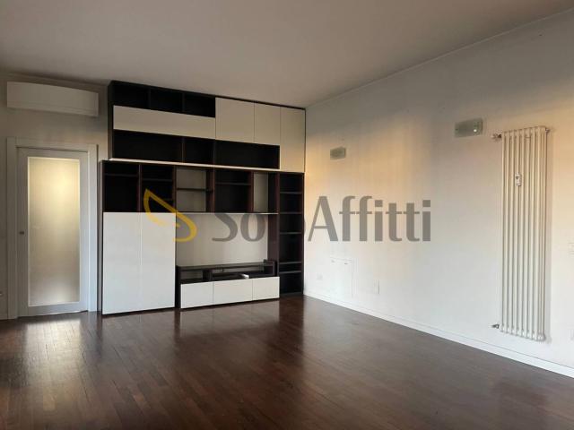 Trilocale via m.d'azeglio 25, Frati, Busto Arsizio