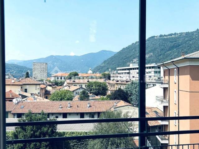 Trilocale via Milano 61, Borghi, Como