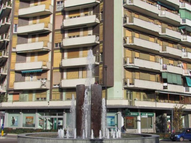 Trilocale via Milano 33, Centro, Somma Lombardo