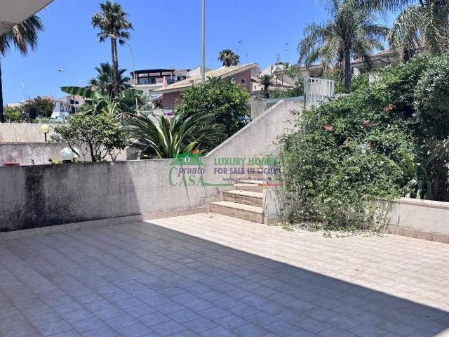 Trilocale via Molfetta, Marina di Ragusa Centro, Ragusa