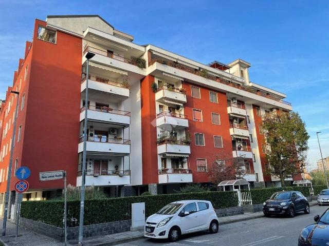 Trilocale via Monsignore Leone Ossola 1, Centro Stazione, Novara