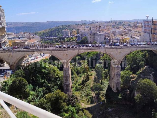 Trilocale via Natalelli 117, Centro, Ragusa