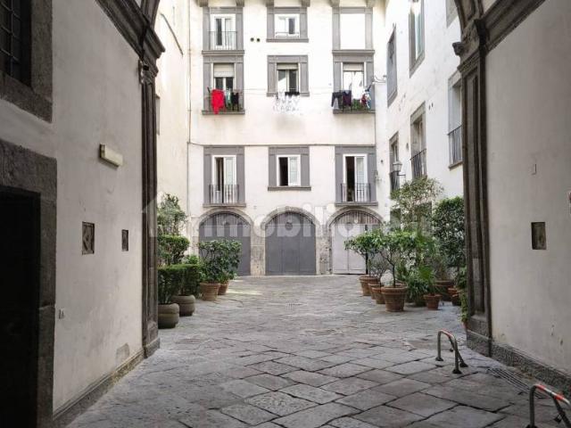 Trilocale via Nilo 28, Centro Storico, Napoli