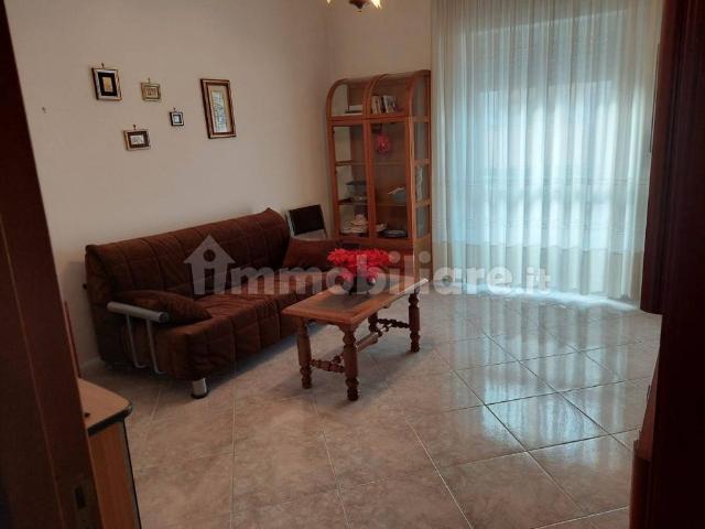 Trilocale via Oronzo Capacchione 9, Centro, Barletta