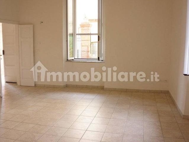 Trilocale via Atratina 97, Gaeta