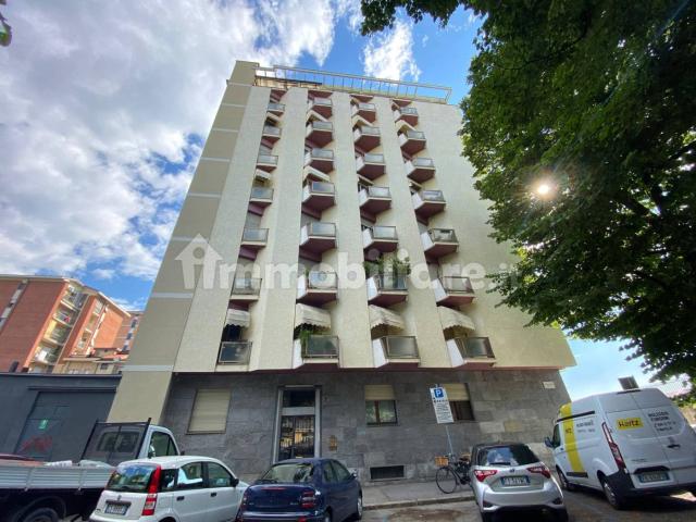 Trilocale via Achille Loria 6, San Secondo, Torino