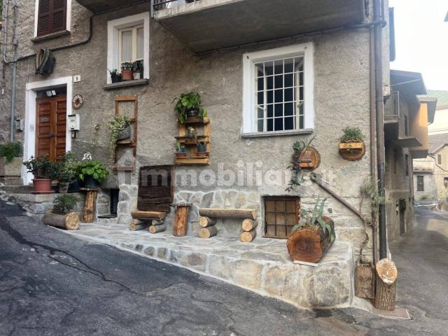 Trilocale via Adamello 5, Berzo, Berzo Demo
