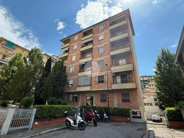 Trilocale via Alfredo Cappellini 7, Novoli, Firenze