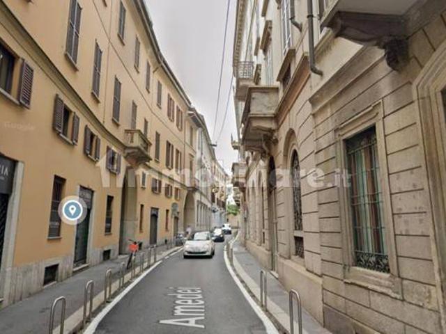 Trilocale via Amedei, Missori, Milano