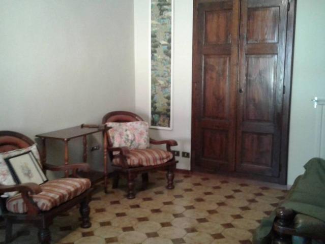 Trilocale via Angelo Ottone 58, Centro, Borgosesia
