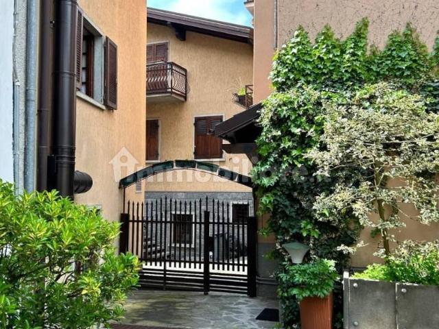 Trilocale via Andrea Fantoni 31, Centro, Castione della Presolana