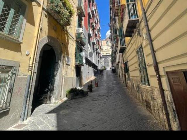 Trilocale via Ascensione 41, Chiaia, Napoli