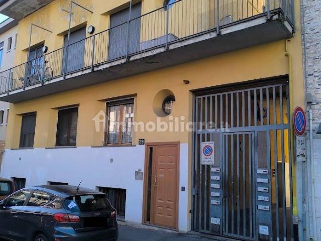Trilocale via Belluno 29, Crescenzago, Milano